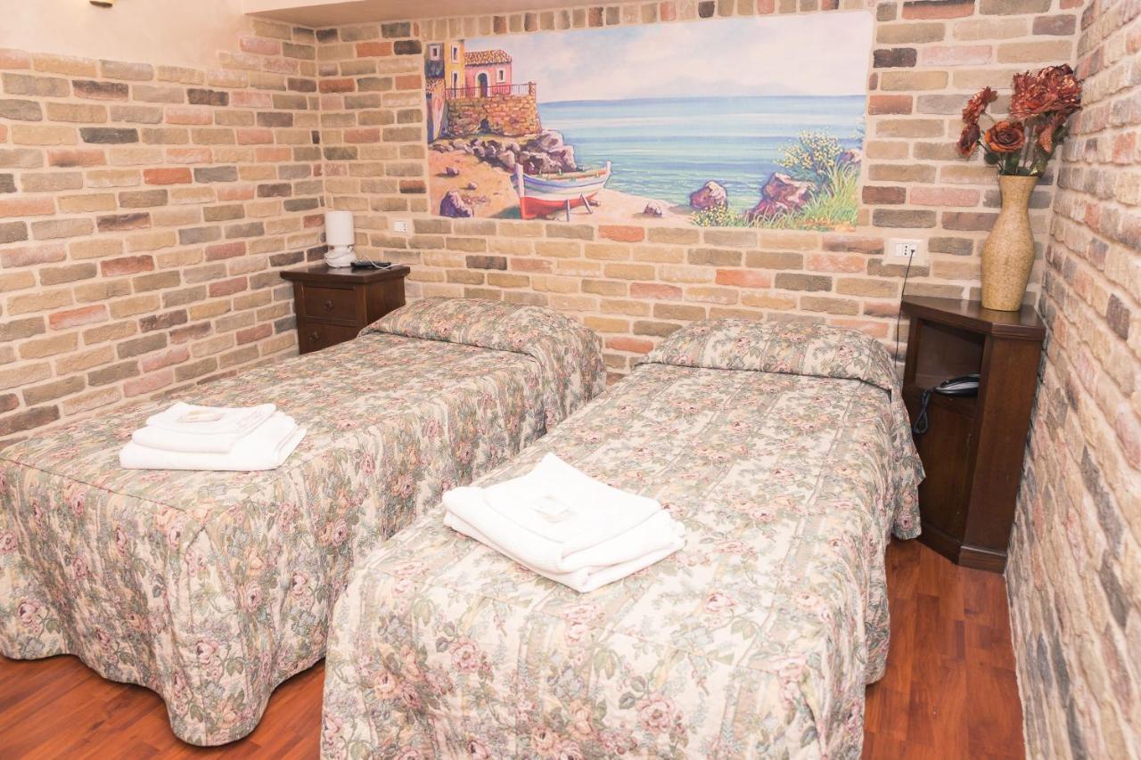 Hotel Il Castello Di Perano Extérieur photo