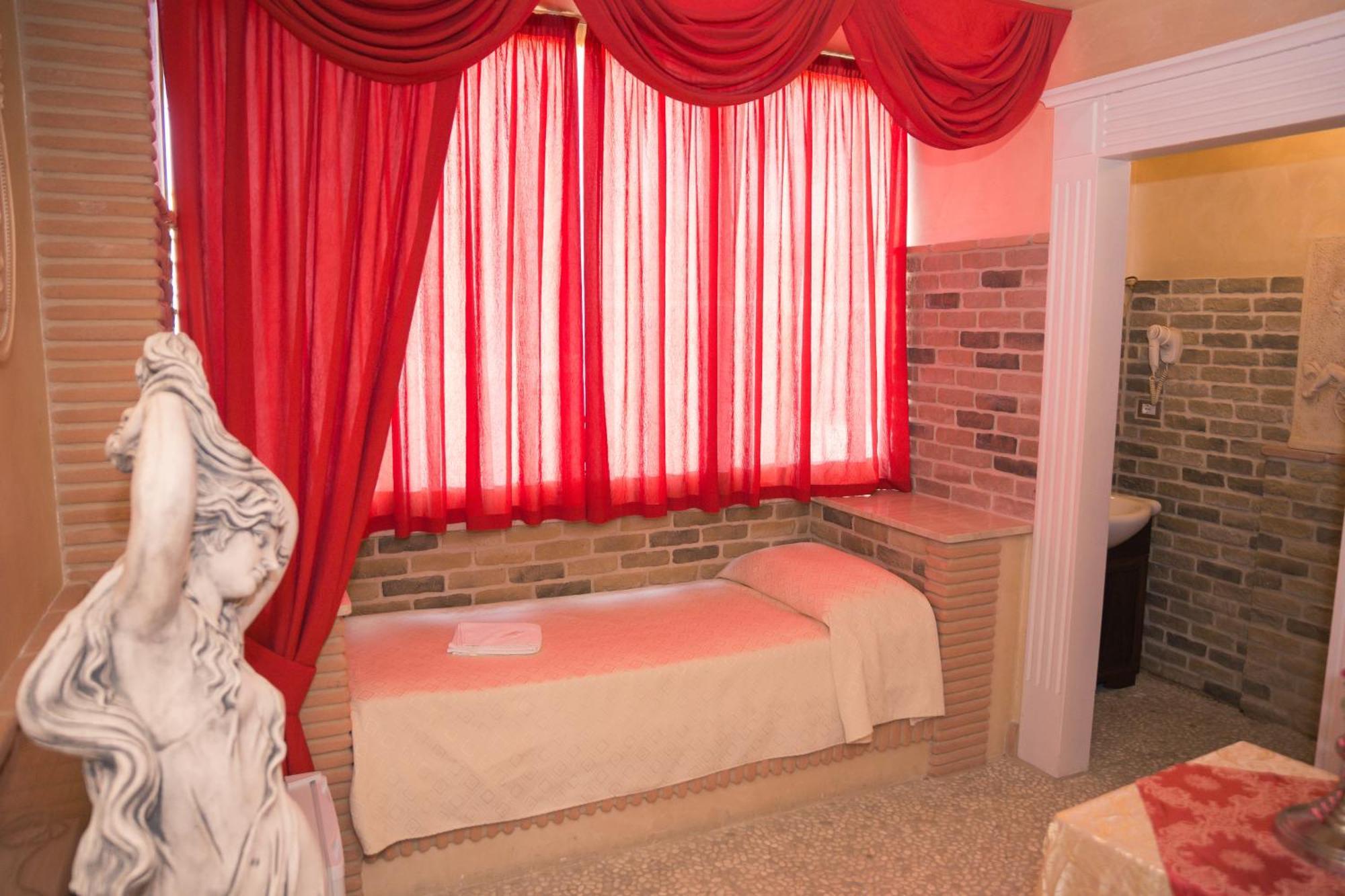 Hotel Il Castello Di Perano Extérieur photo